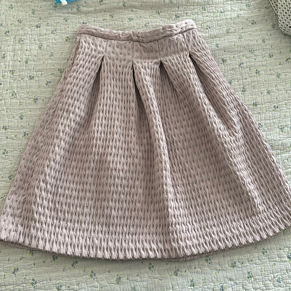 Beautiful Textured pink skirt with pockets